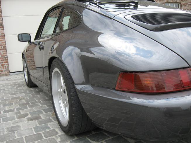 porsche911b.jpg