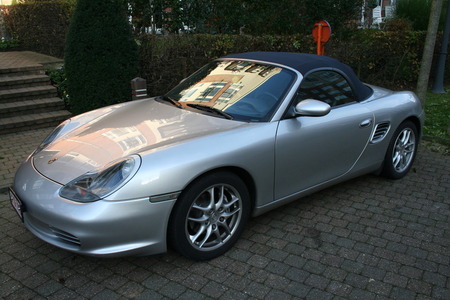 Porsche-Boxster_18370457.jpg