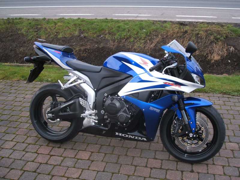 cbr600rr003.jpg