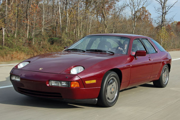 Porsche-928-Viertuerer-1986-729x486-90e30b7365ee51ad.jpg