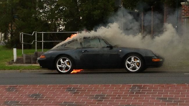 568837-porsche-on-fire-in-melbourne.jpg