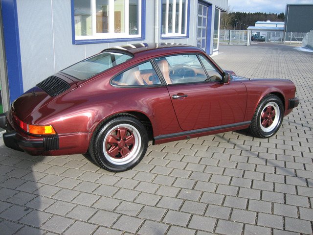 1984-Porsche-911_fuchsweinrot.jpg