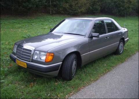 Mercedes250D.jpg