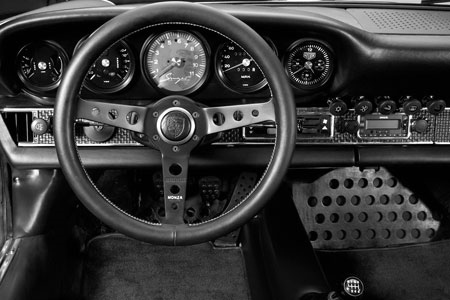 singer-porsche-911-interior.jpg