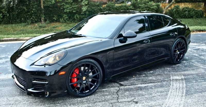 Dwight-Howard-Drives-a-Black-Porsche-Panamera.jpg