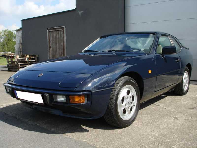 Porsche924SnaeenuitgebreidelakcorrectieenmeteenookklaarvoordePorschedaysvanvolgendeweekinFrancorchamps.jpg