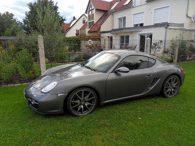 Porsche___Cayman_Greymetallic.jpg