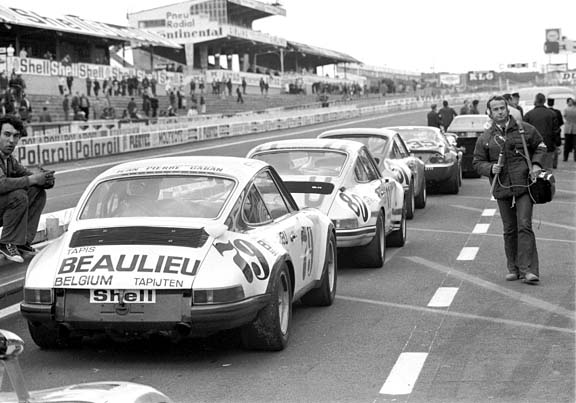 lemans72-porsche-911s-on-pit-lane.jpg