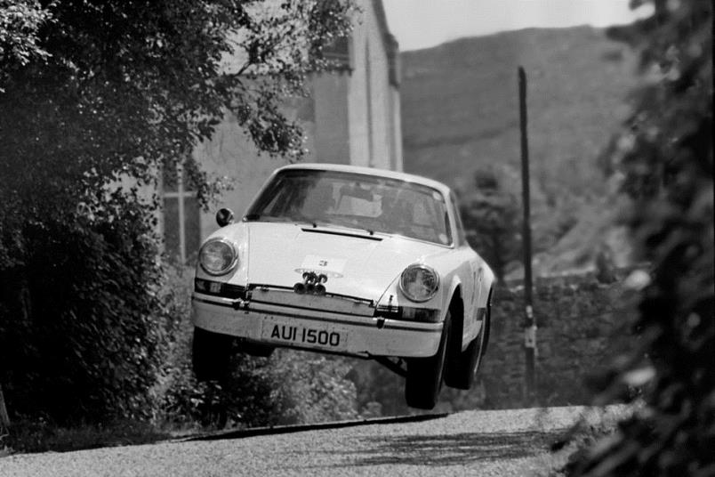 porsche-911-2-7-carrera-rs-lightweight-rally-car.jpg