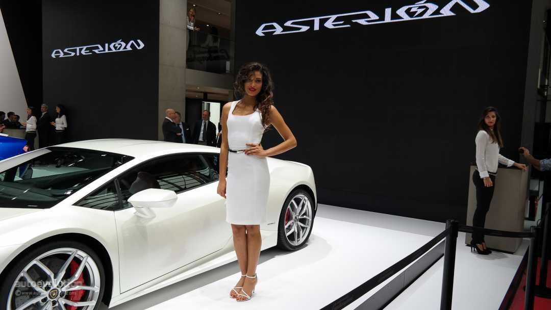 the-girls-of-the-paris-motor-show-2014-live-photos_8.jpg