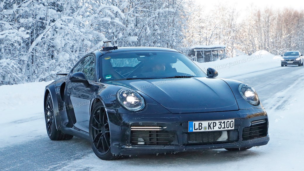 l_porsche-992_34.jpg