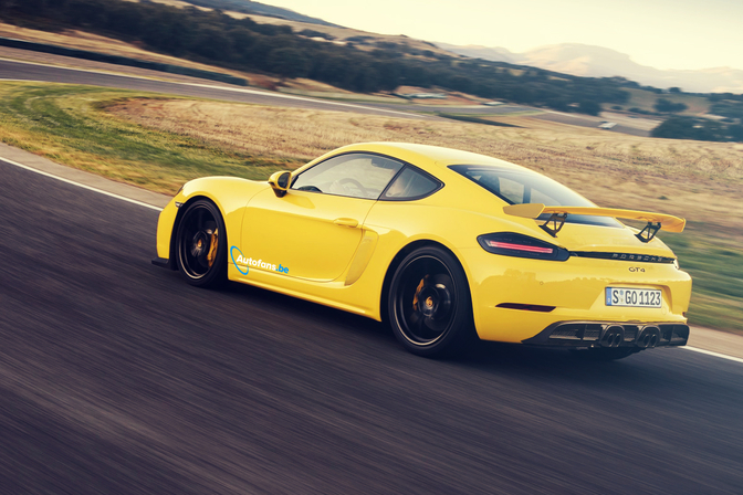 porsche-cayman-gt4-render-2018.jpg