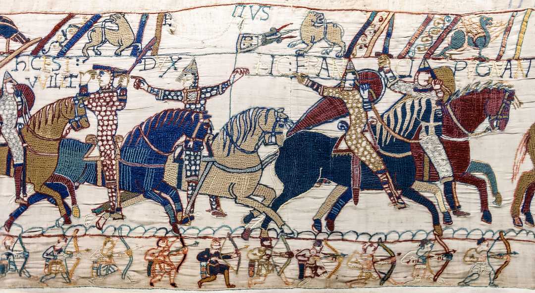 Bayeux_Tapestry_scene55_William_Hastings_battlefield.jpg